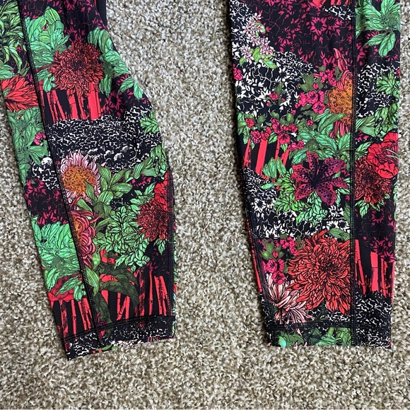 Lululemon Speed Up Tight Full-On Luxtreme 28" - Picture 8 of 14